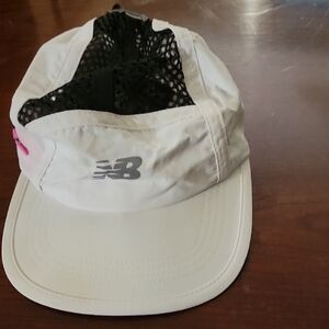 New Balance White and Black Cap Jogging